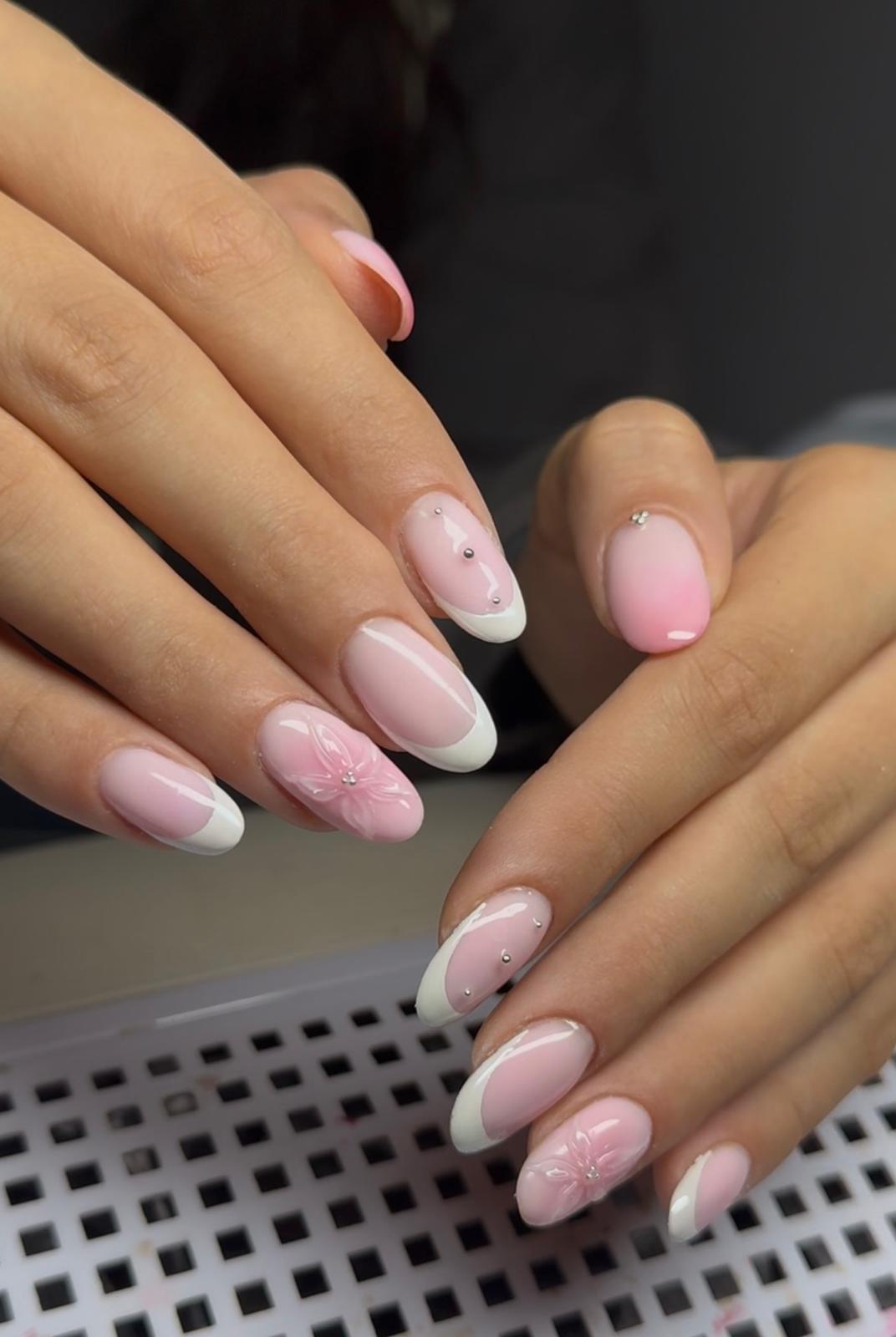 Elegant French nail design 4